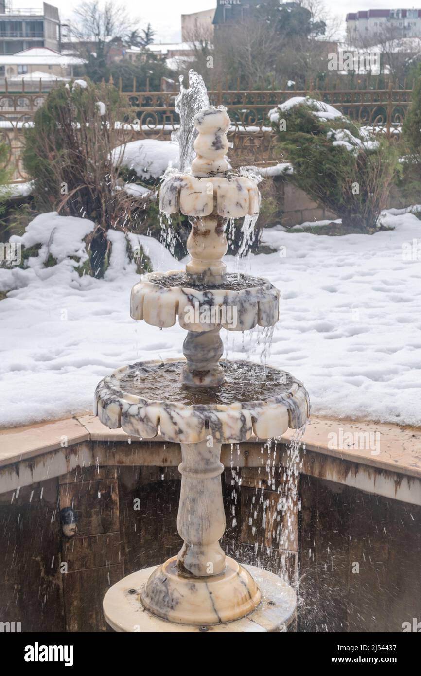 Outdoor water fountain garden hi-res stock photography and images - Alamy