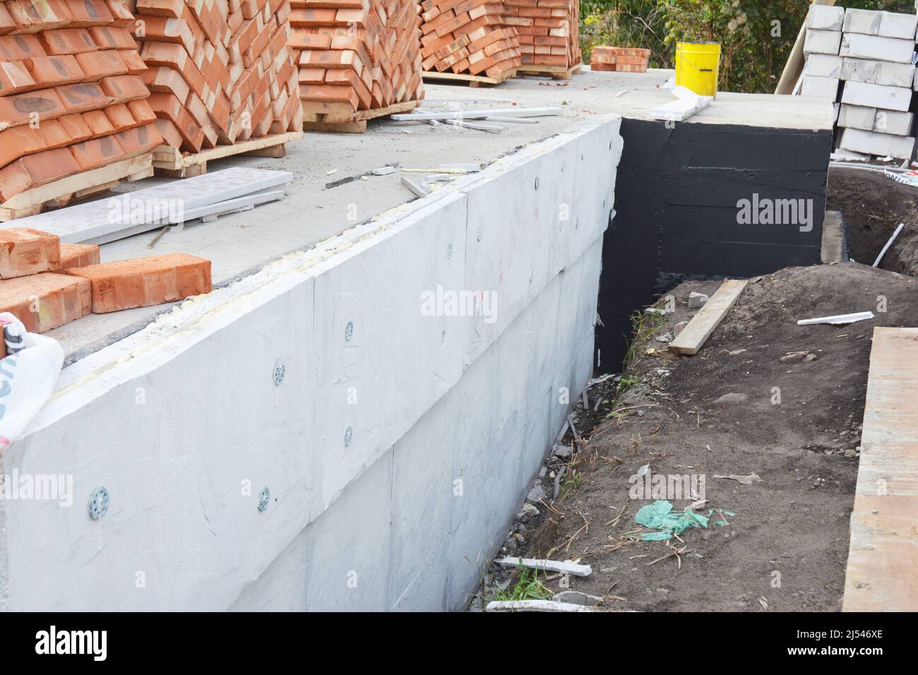 Insulating Exterior Foundation Walls. Foundation Waterproofing and Damp