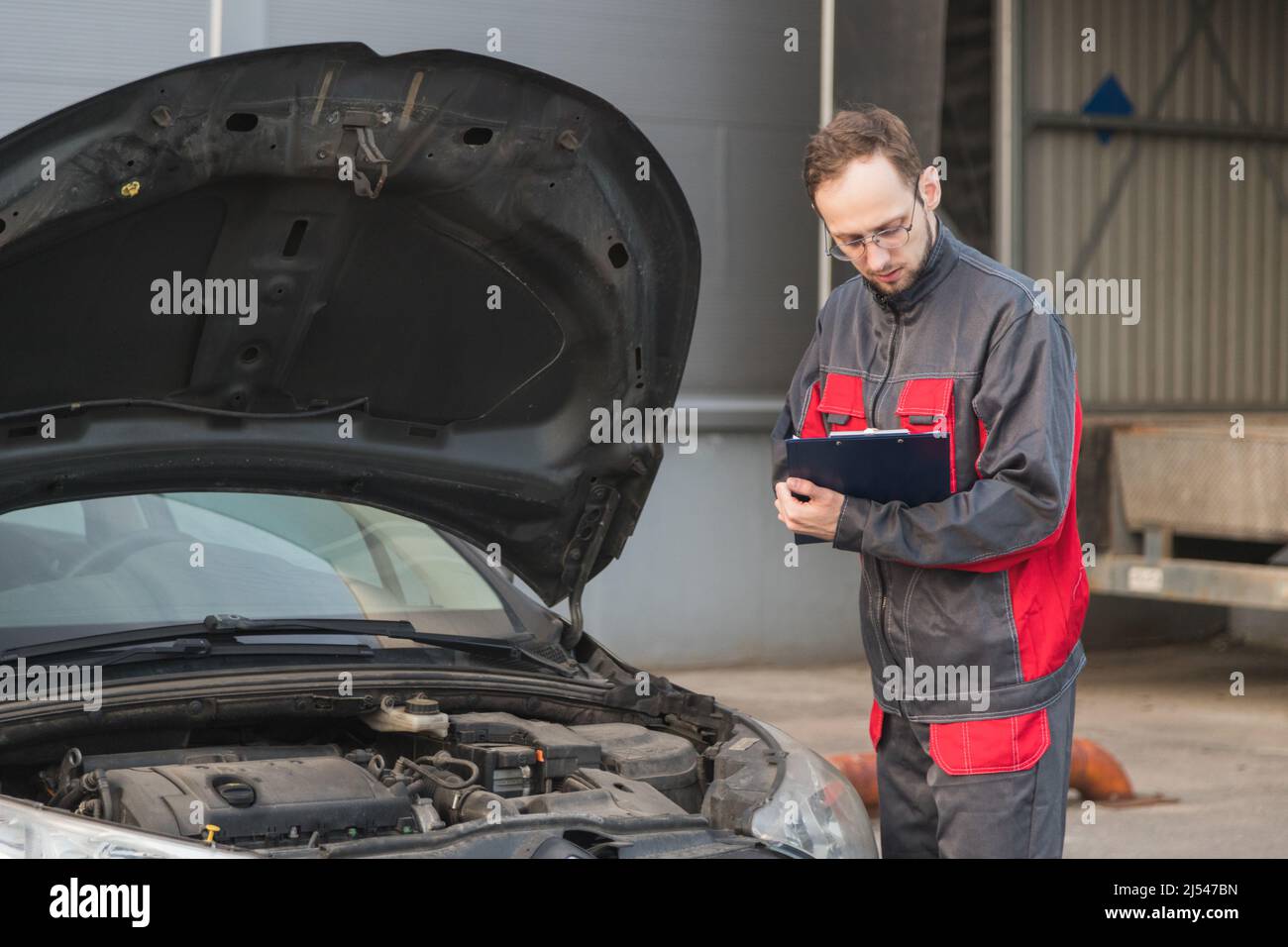 Check list engineer hi-res stock photography and images - Alamy