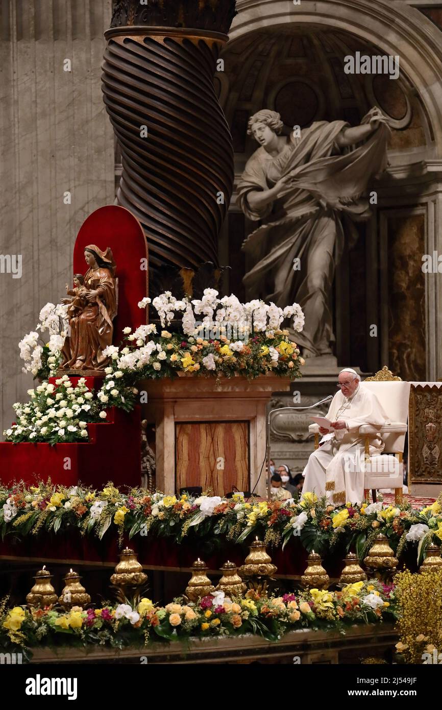 Pope Francis Christmas Vigil Homily 2022 Pope Francis Delivered His Homily During The Easter Vigil Celebrated By  Cardinal Giovanni Battista Re, Dean Of The College Of Cardinals, In St  Peter's Basilica. Vatican City (Vatican), April 16Th, 2022 (Photo