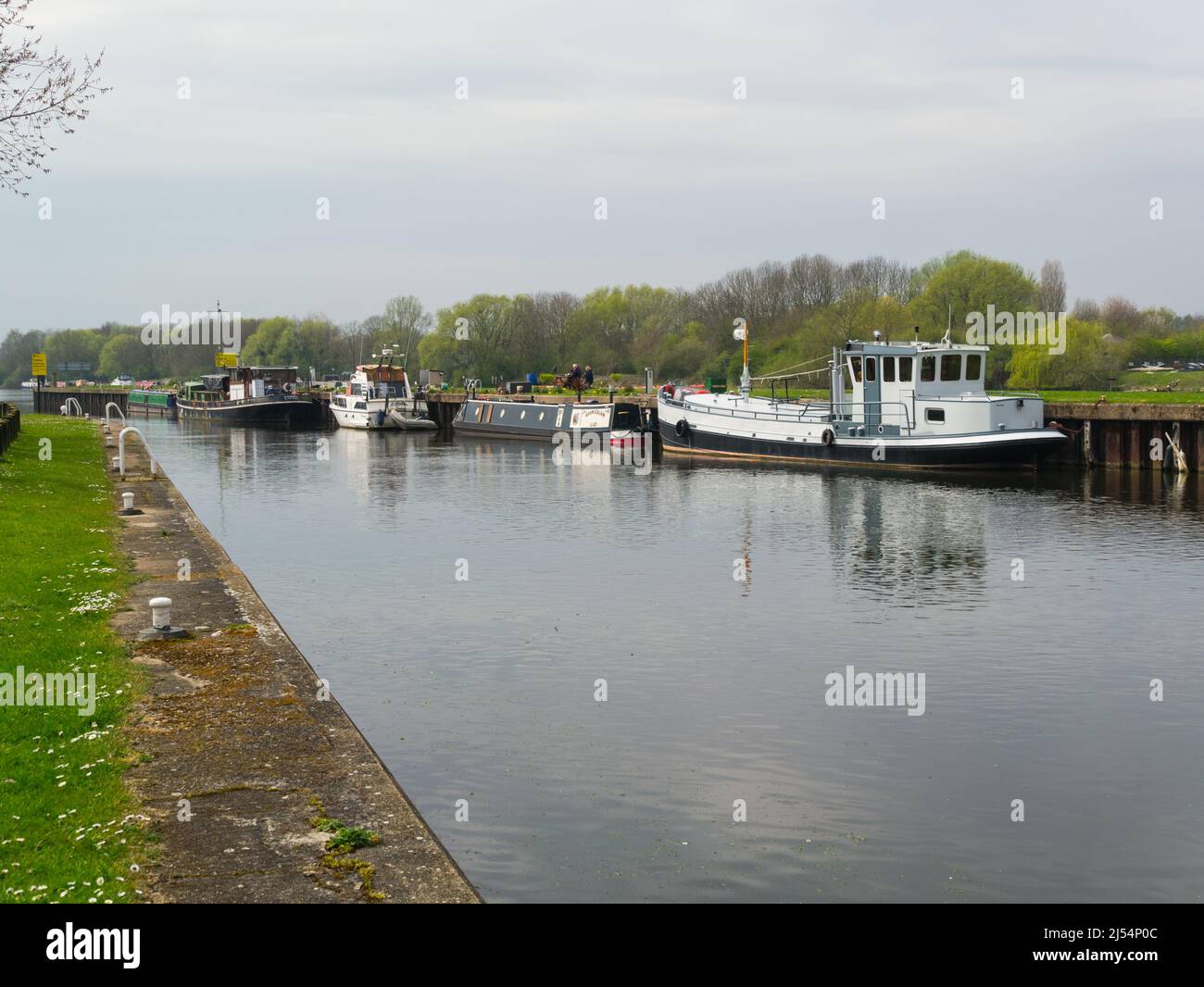 Holme Lock Colwick Sluices built in 1955 to control the water flow of the River Trent to prevent flooding of Nottingham City England UK Stock Photo