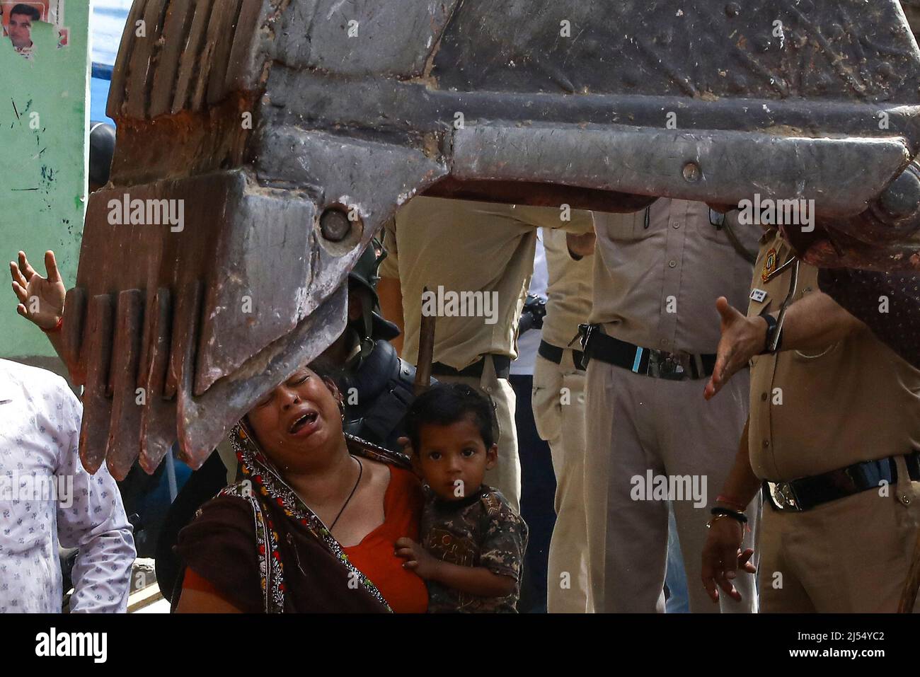 New Delhi, New Delhi, India. 20th Apr, 2022. Rahema, 30, cries after officials demolished her shop in a communally sensitive area in Jahangirpuri. (Credit Image: © Karma Sonam Bhutia/ZUMA Press Wire) Stock Photo