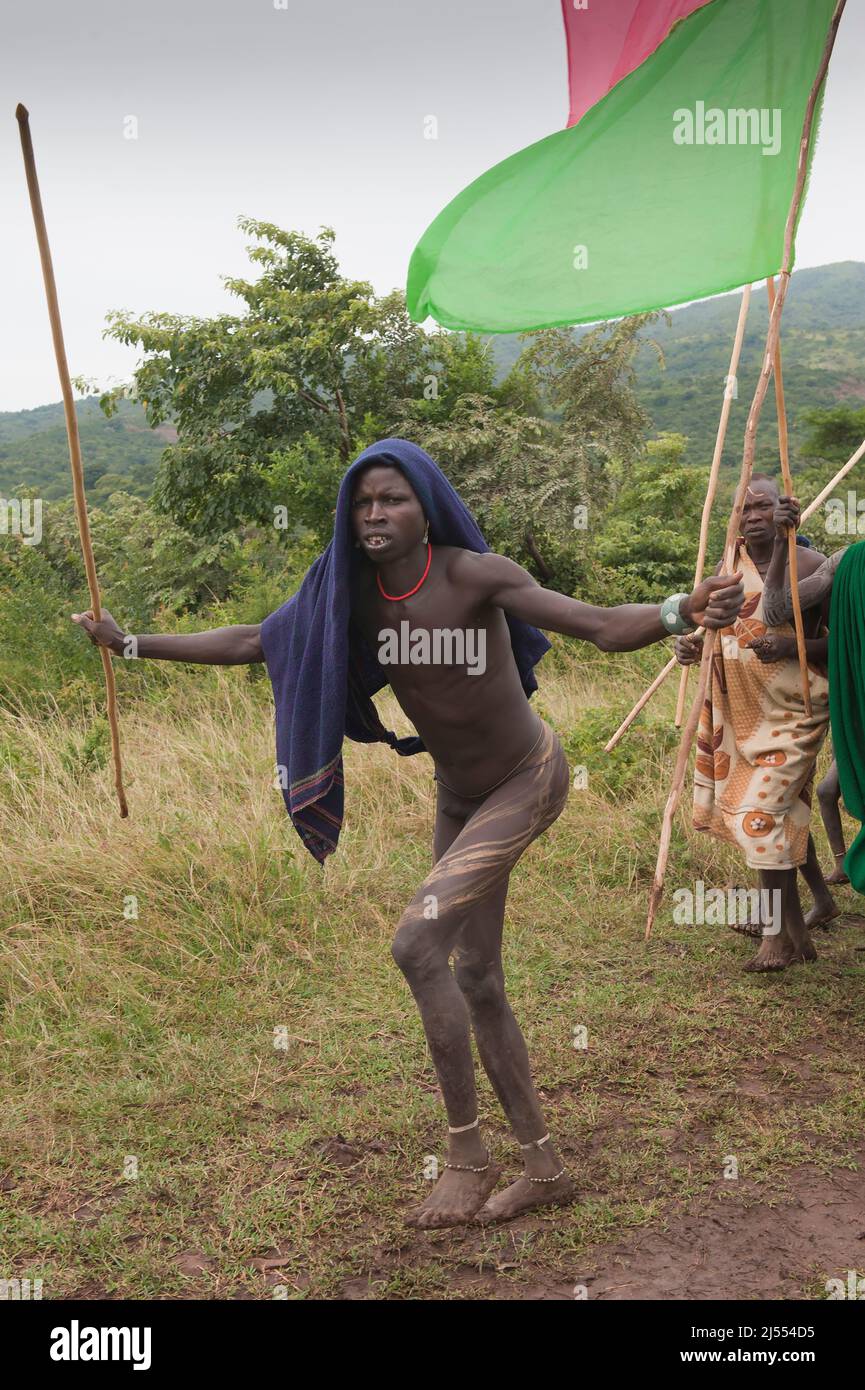 Donga stick fighters, Surma tribe, Tulgit, Omo River Valley, Ethiopia,  Africa Stock Photo - Alamy