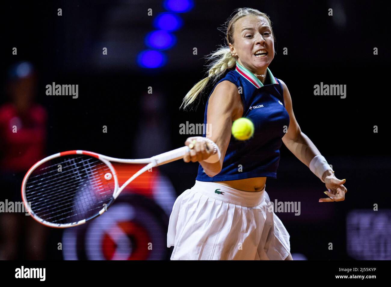 Stuttgart, Germany. 20th Apr, 2022. Tennis WTA Tour - Stuttgart, singles, women, 1st round, Kontaveit (Estonia) - Kerber (Germany)