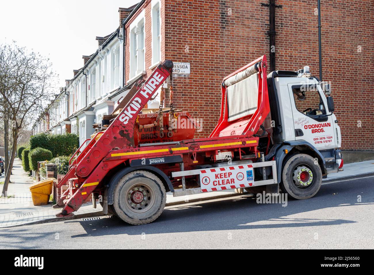 Mini skip hires stock photography and images Alamy