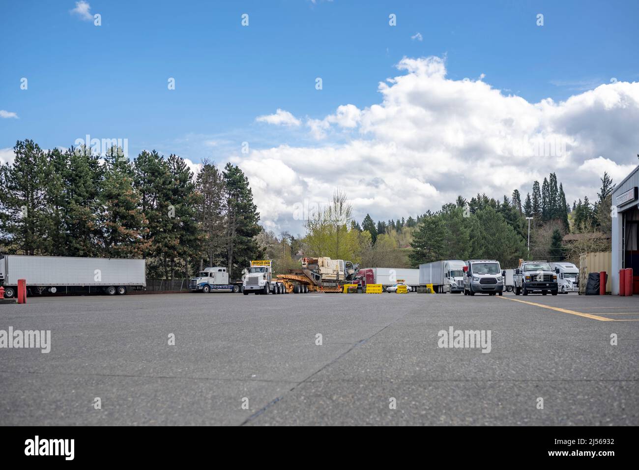 Industrial standard different bigs rigs semi trucks tractors with ...