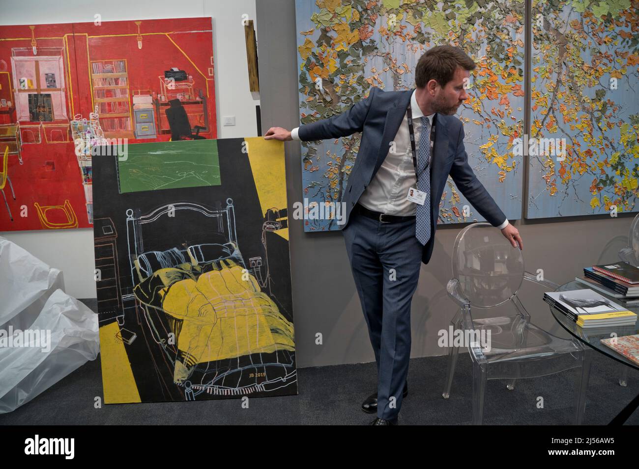 Exhibitors and visitors to the London Art Fair 2022, London,England,UK Stock Photo Alamy
