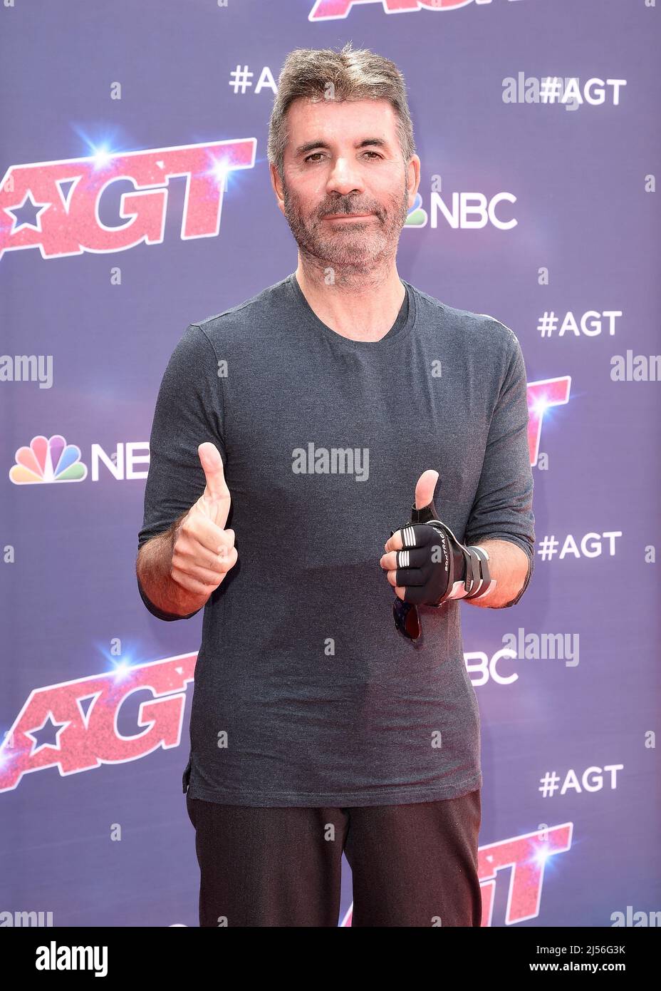 Pasadena, CA, April 20, 2022. Simon Cowell walking on the red carpet at "America's Got Talent" Season 17 Kick-Off Red Carpet at the Pasadena Civic Auditorium in Pasadena, CA on April 20, 2022. (Photo By Scott Kirkland/Sipa USA) Stock Photo