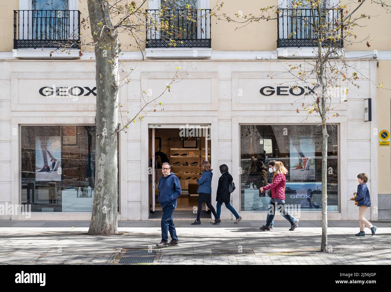 Madrid, Spain. 19th Apr, 2022. Pedestrians walk past the Italian footwear  brand Geox store in Spain. (Photo by Xavi Lopez/SOPA Images/Sipa USA)  Credit: Sipa USA/Alamy Live News Stock Photo - Alamy