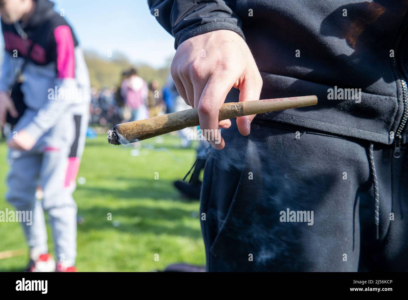 LONDON, APRIL 20 2022. Thousands gather in London's Hyde Park to celebrate 4/20 otherwise known as World Weed Day,: The event is observed annually across the world by cannabis smokers in protest for the legalization of marijuana. Stock Photo