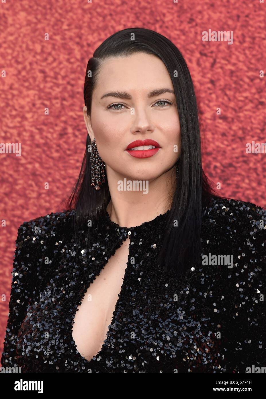 Adriana Lima: Most Up-to-Date Encyclopedia, News & Reviews