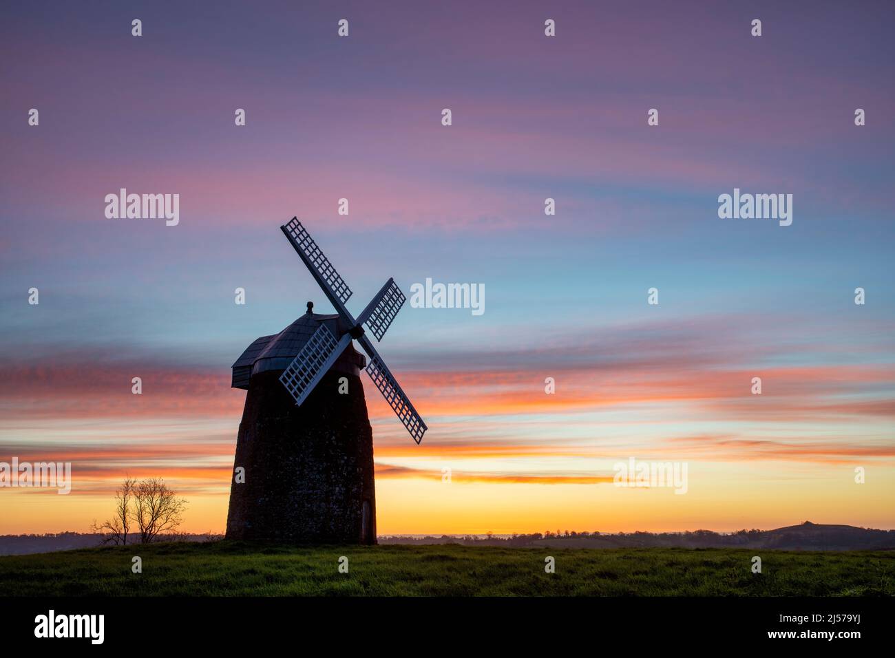 Tysoe windmill on Windmill Hill at sunrise in spring. Upper Tysoe, Warwickshire, England Stock Photo