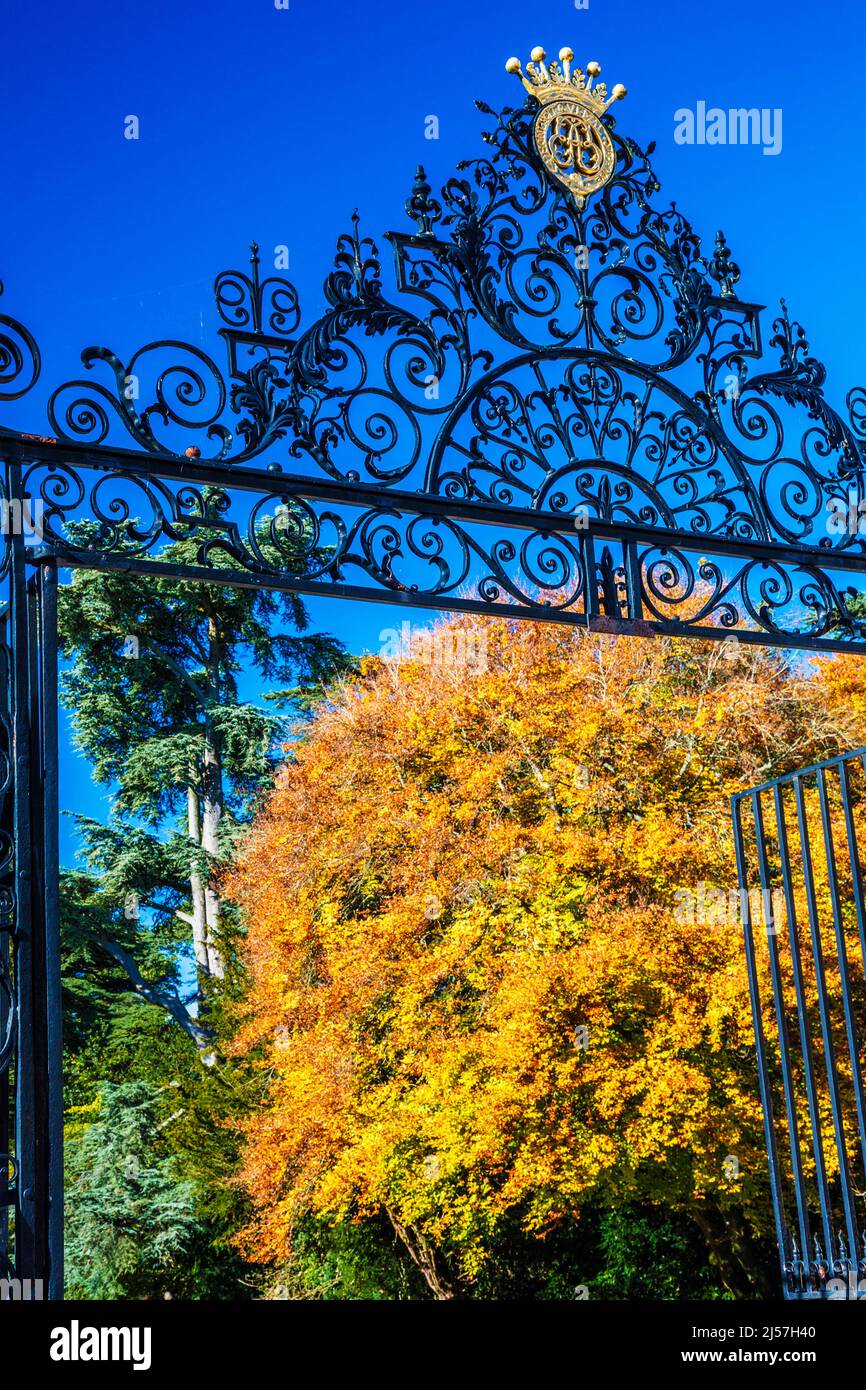 Cecily Hill Gates at the entrance to Cirencester Park on the Bathhurst Estate in Cirencester, Gloucestershire. Stock Photo