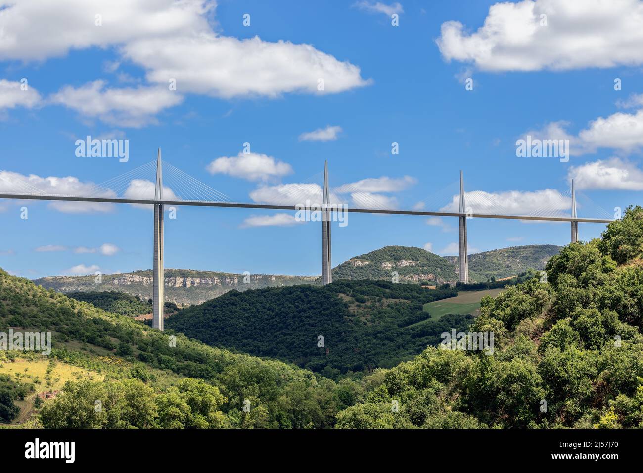 cable-stayed-bridge-millau-viaduct-completed-in-2004-across-gorge