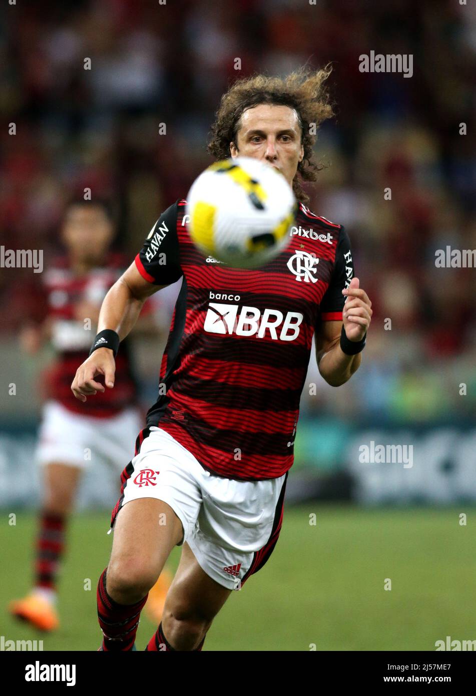 RIO DE JANEIRO, BRAZIL - APRIL 20: David Luiz of Flamengo heads the ball  ,during the match between Flamengo and Palmeiras as part of Brasileirao  Series A 2022 at Maracana Stadium on