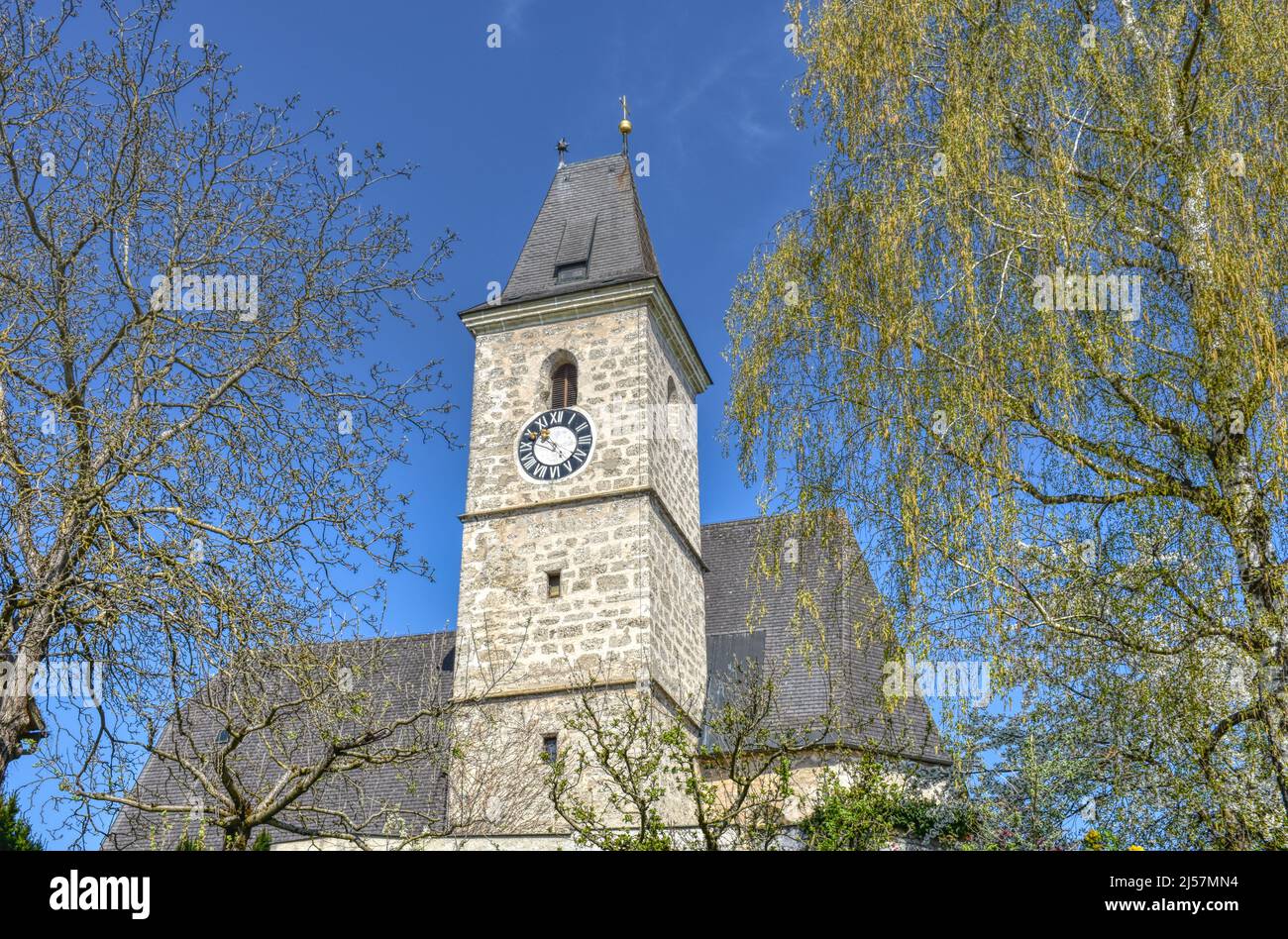 Kirche, Kronstorf, Pfarrkirche, Heiliger, Bartholomäus, Denkmalschutz, Gotisch, Gotik, Spätgotisch, Spätgotik, einschiffig, Langhaus, Turm, Kirchturm, Stock Photo