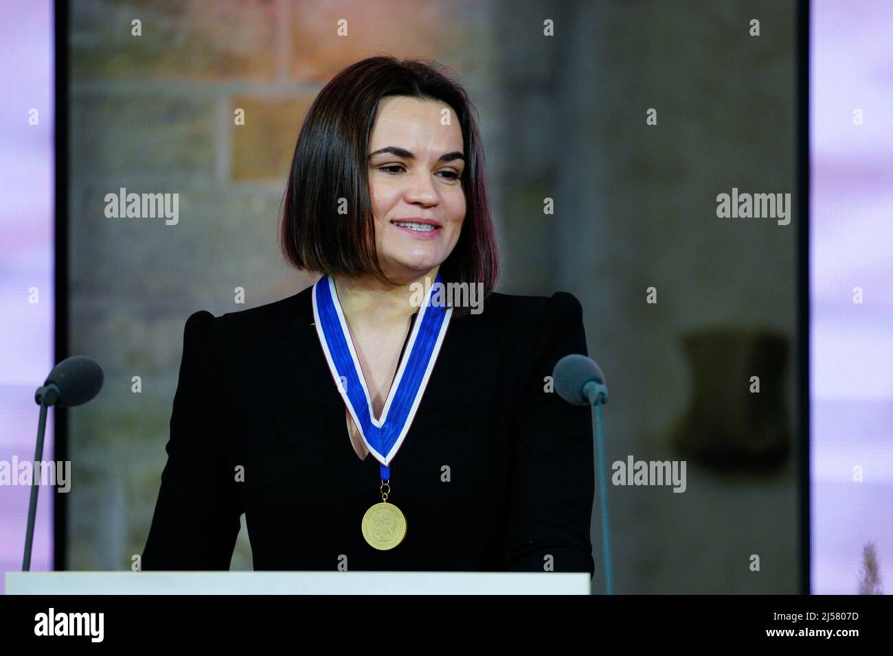 2022-04-21 12:05:07 MIDDELBURG - Sviatlana Tsikhanouskaya, leader of the  democratic movement in Belarus, with the International Four Freedoms Award  just presented to her. The Four Freedoms Awards are presented each year to