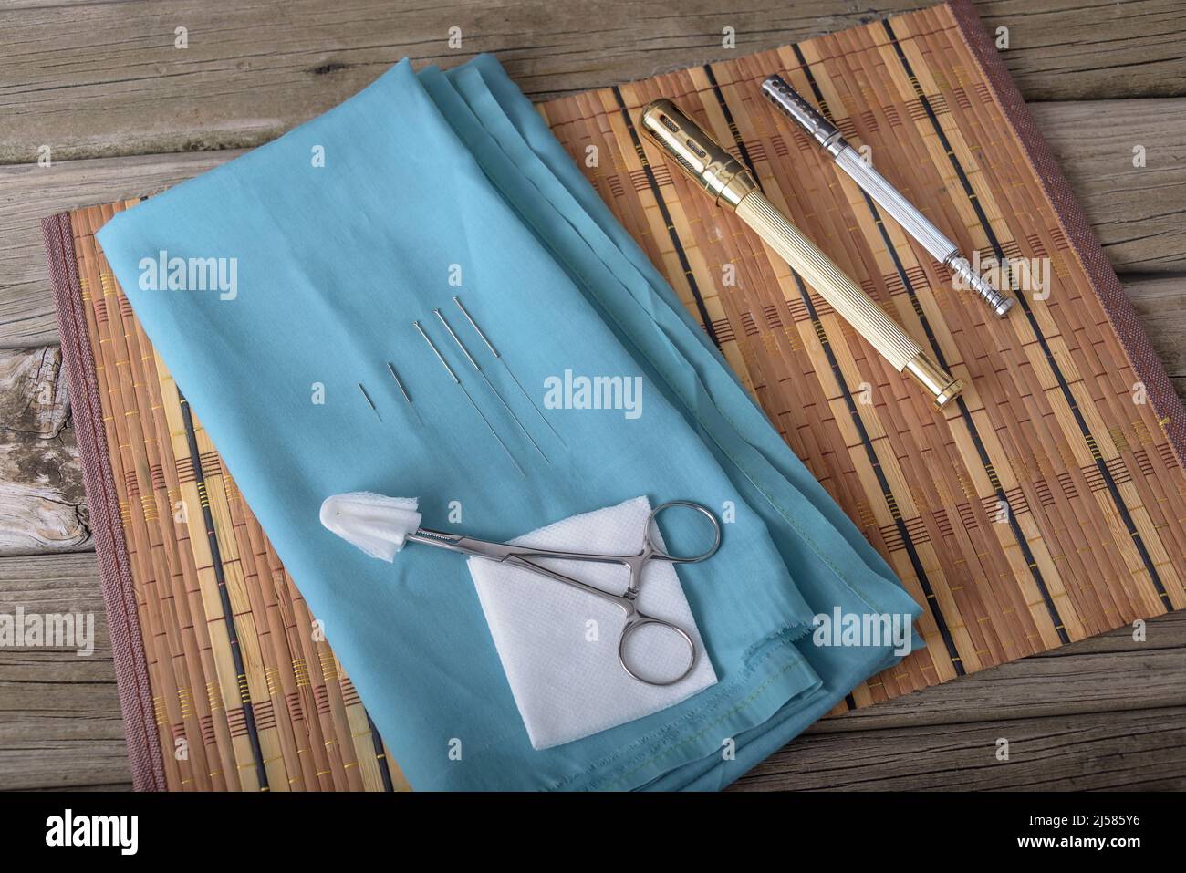 Moxa cones and acupuncture needles Stock Photo Alamy