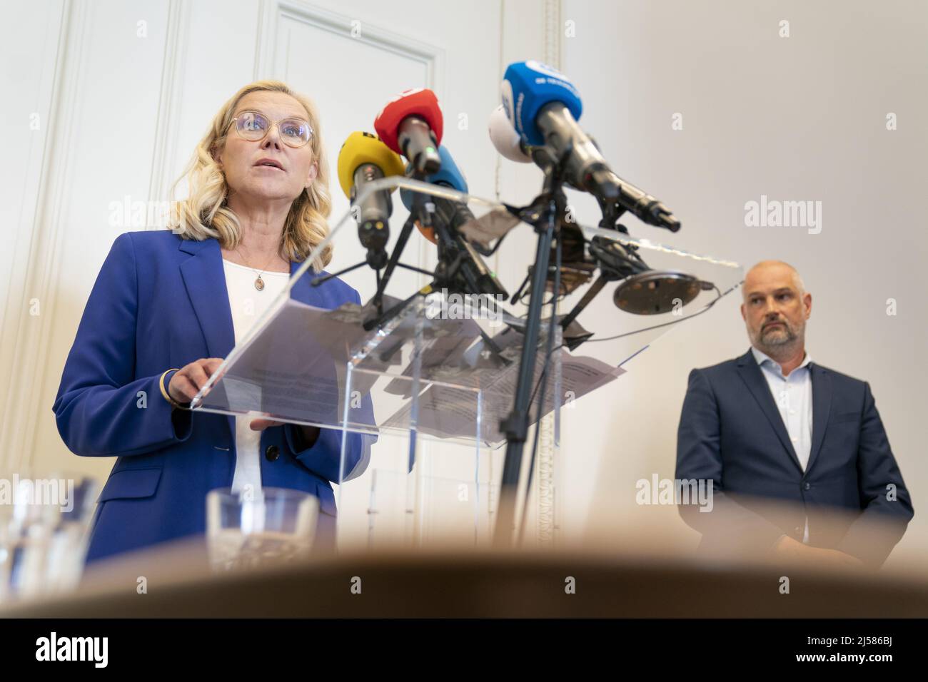 2022-04-21 13:59:17 THE HAGUE - Sigrid Kaag, Minister of Finance, will explain the conclusions about the affair concerning transgressive behavior within the party. ANP BART SIZE netherlands out - belgium out Stock Photo