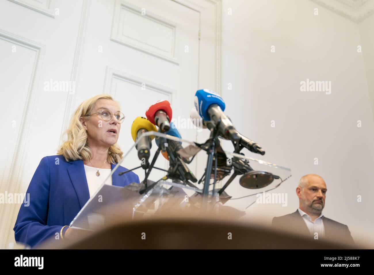 2022-04-21 13:59:31 THE HAGUE - Sigrid Kaag, Minister of Finance, will explain the conclusions about the affair concerning transgressive behavior within the party. ANP BART SIZE netherlands out - belgium out Stock Photo