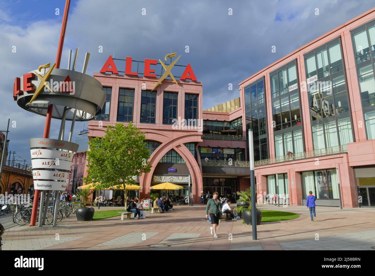 Department stores' Alexa, Grunerstrasse, Mitte, Berlin, Germany Stock Photo  - Alamy