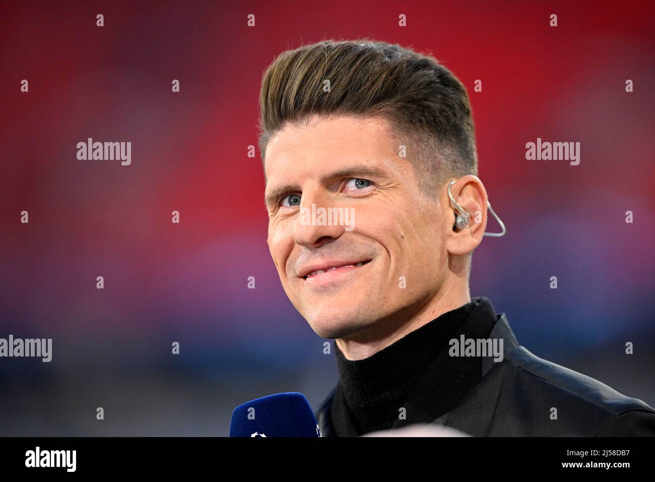 Mario Gomez, ehemaliger Nationalspieler, TV-Experte im Interview, Portrait, Champions League, Allianz Arena, Muenchen, Bayern, Deutschland Stock Photo