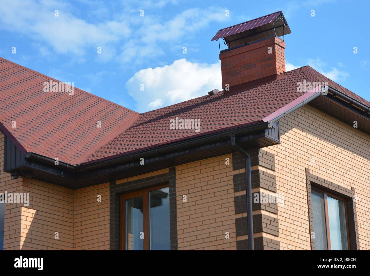 Asphalt shingles roofing construction, repair. Problem Areas for House