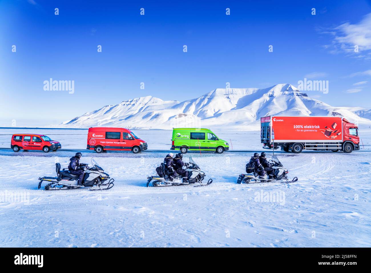 Longyearbyen, Svalbard 20220421.Norway Post presents the largest and first electric truck to be used on Svalbard. Photo: Ole Berg-Rusten / NTB Stock Photo