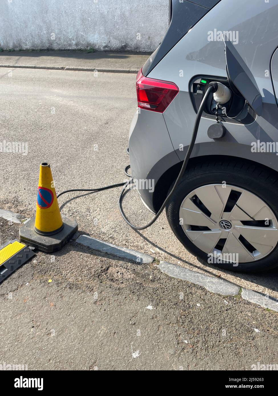 Cable cone hi-res stock photography and images - Alamy