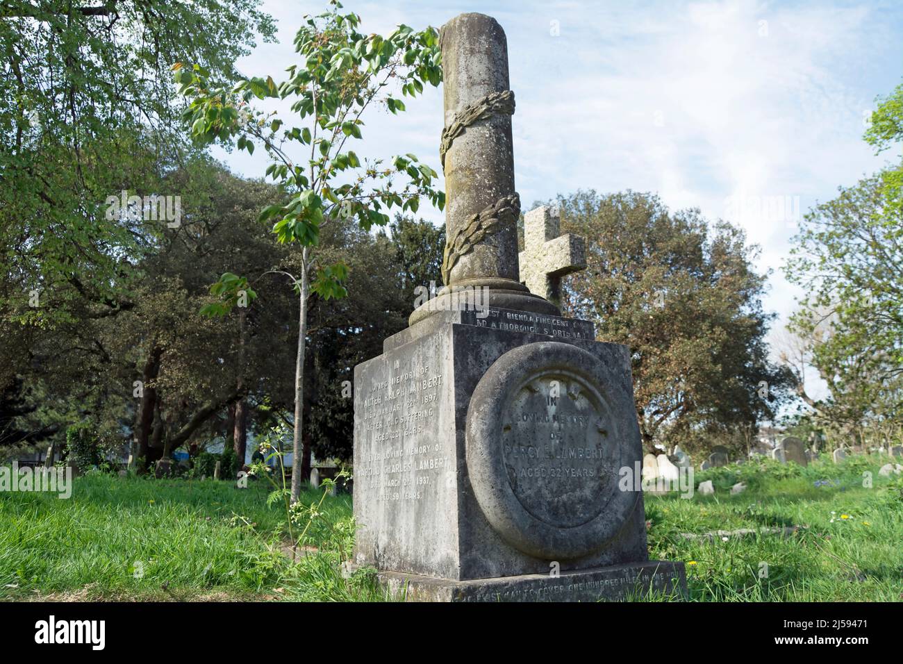 monument at the grave of motor racing driver percy lambert, first person to drive 100 miles in an hour, brompton cemetery, london, england Stock Photo