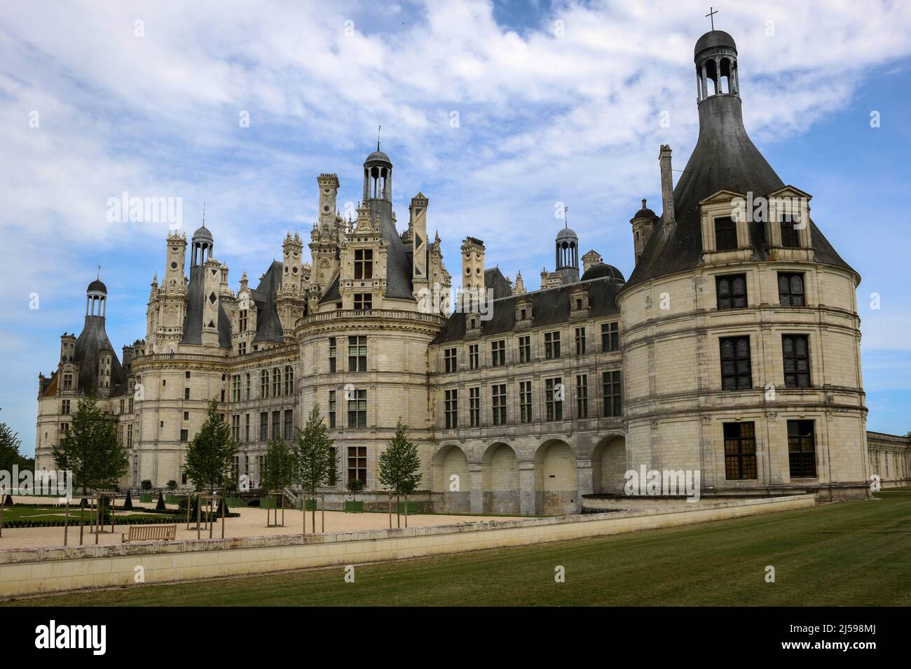 The Château de Chambord in the Loire Valley, France Stock Photo Alamy