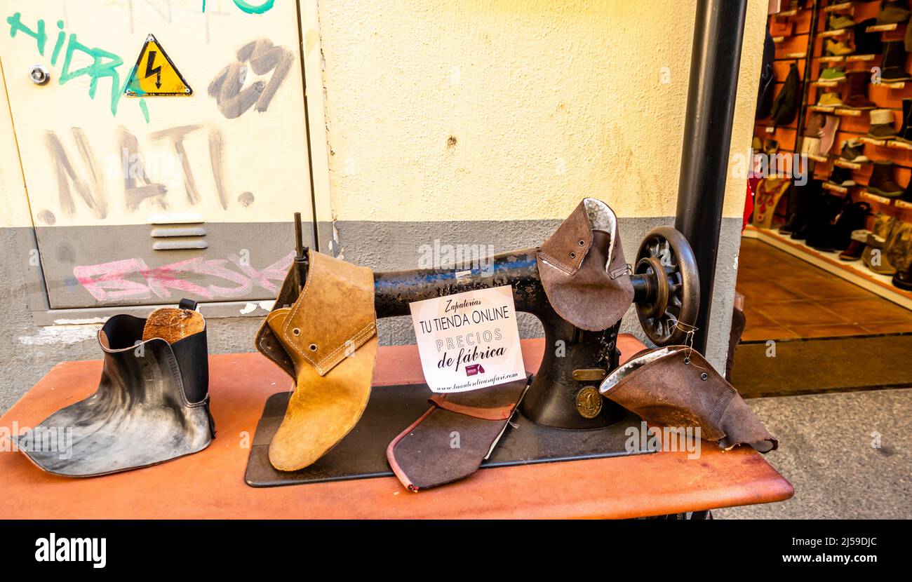 Shoes store spain hi-res stock photography and images - Alamy