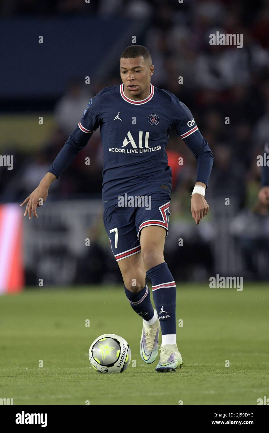 Paris Kylian Mbappe Of Paris Saint Germain During The French Ligue 1 Match Between Paris Saint Germain And Olympique Marseille At The Parc Des Princes In Paris France On April 17 22 Anp
