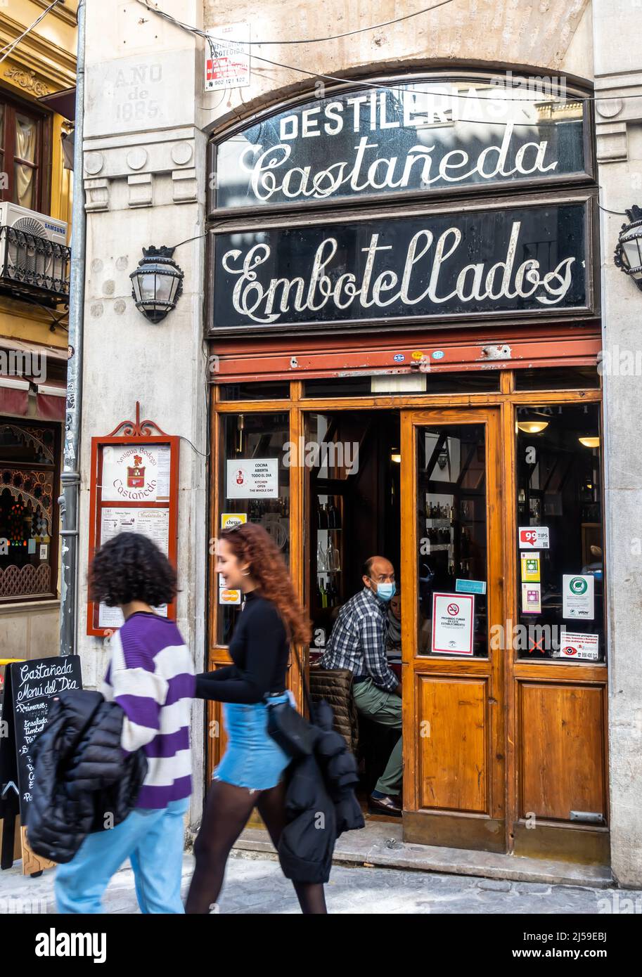 Bodegas Castañeda bar. Decorated Andalucian eatery since 1927. Granada, Andalucia, Spain, Europe Stock Photo