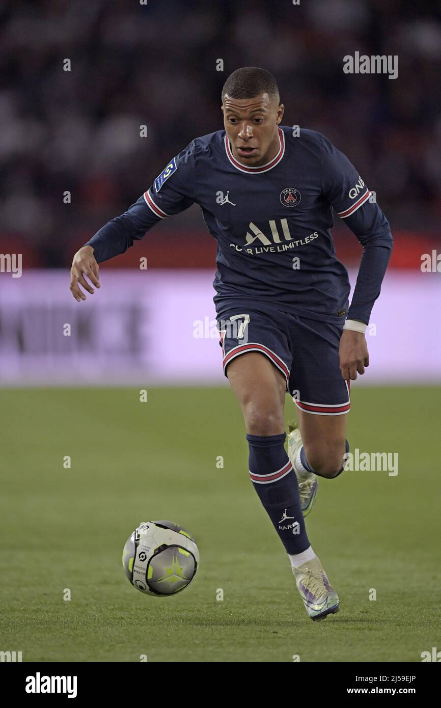 Paris Kylian Mbappe Of Paris Saint Germain During The French Ligue 1 Match Between Paris Saint Germain And Olympique Marseille At The Parc Des Princes In Paris France On April 17 22 Anp