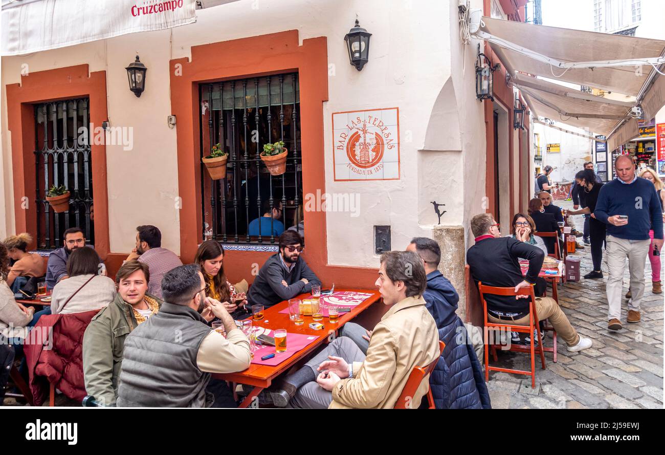 Las Teresas 1870, Andalucian Restaurant with an old-school bar  serving typical Spanish stews, meat and tapas, Barrio de Santa Cruz, Seville, Spain Stock Photo