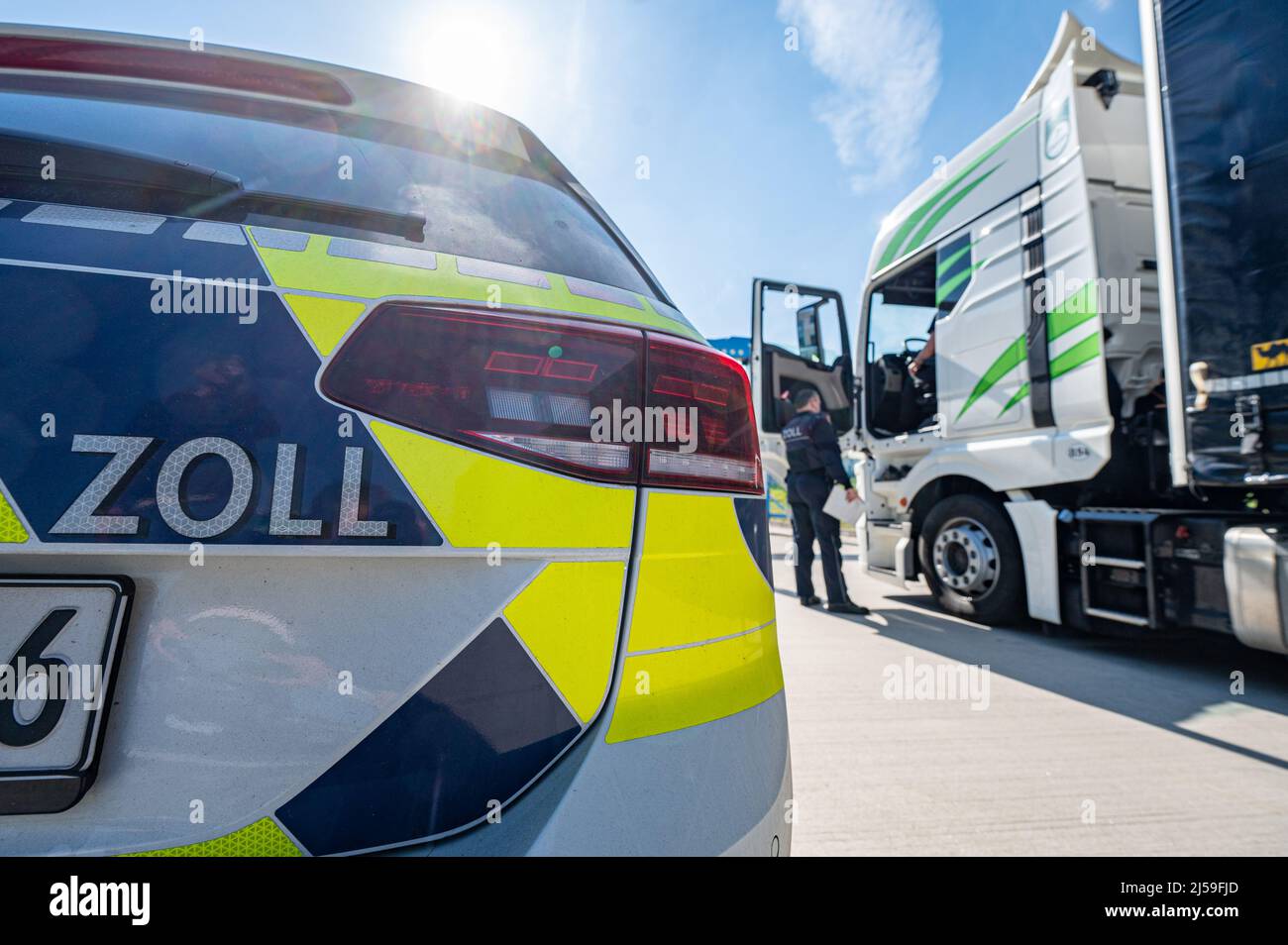 20 April 2022, Bavaria, Wernberg-Köblitz: A customs officer checks a truck. Photo: Armin Weigel/dpa Stock Photo