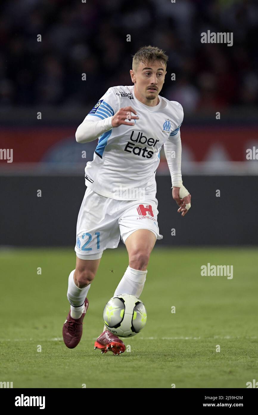 PARIS - Valentin Rongier of Olympique de Marseille during the French Ligue 1 match between Paris Saint-Germain and Olympique Marseille at the Parc des Princes in Paris, France on April 17, 2022. ANP | Dutch Height| GERRIT FROM COLOGNE Stock Photo