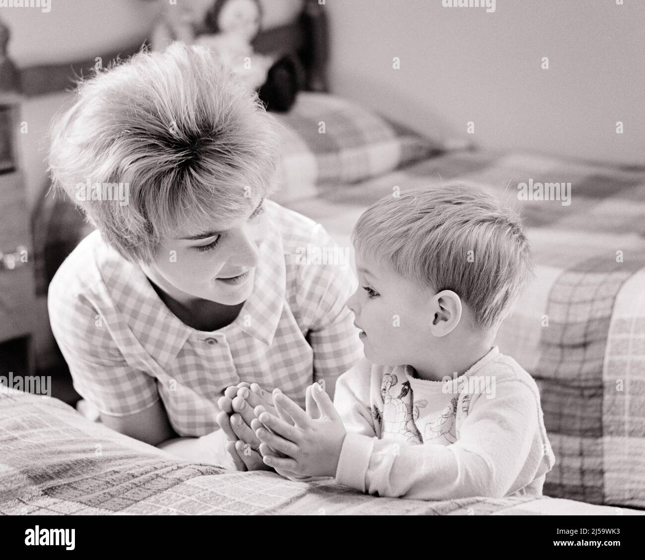 Child praying bedside hires stock photography and images Alamy