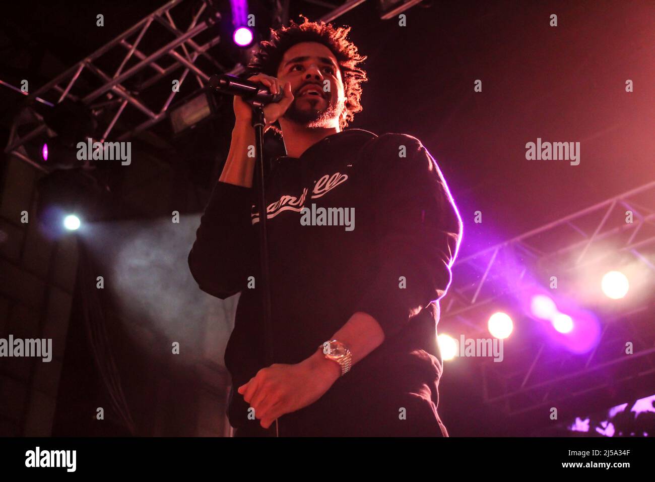 Jg Raper Raper J Cole performing at Neon Desert Music Festival in El Paso, Texas ...