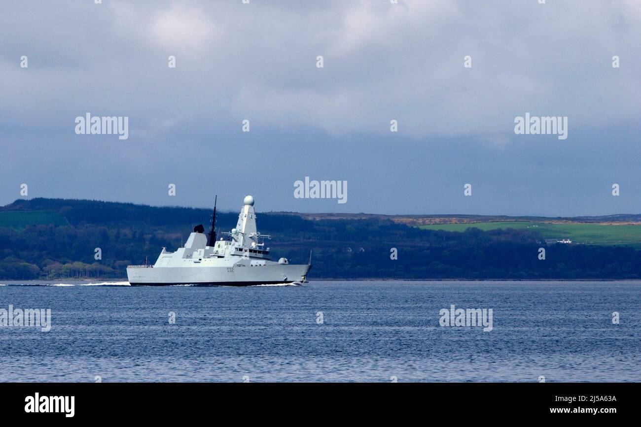 AJAXNETPHOTO. 1ST MAY, 2008. LARGS, SCOTLAND. - NEW TYPE 45 DESTROYER DARING (NOT YET HMS), ON SEA TRIALS - TIGHT TURN IN AMONGST THE WESTERN ISLES. PHOTO:JONATHAN EASTLAND/AJAX REF:D1X80105 659 Stock Photo