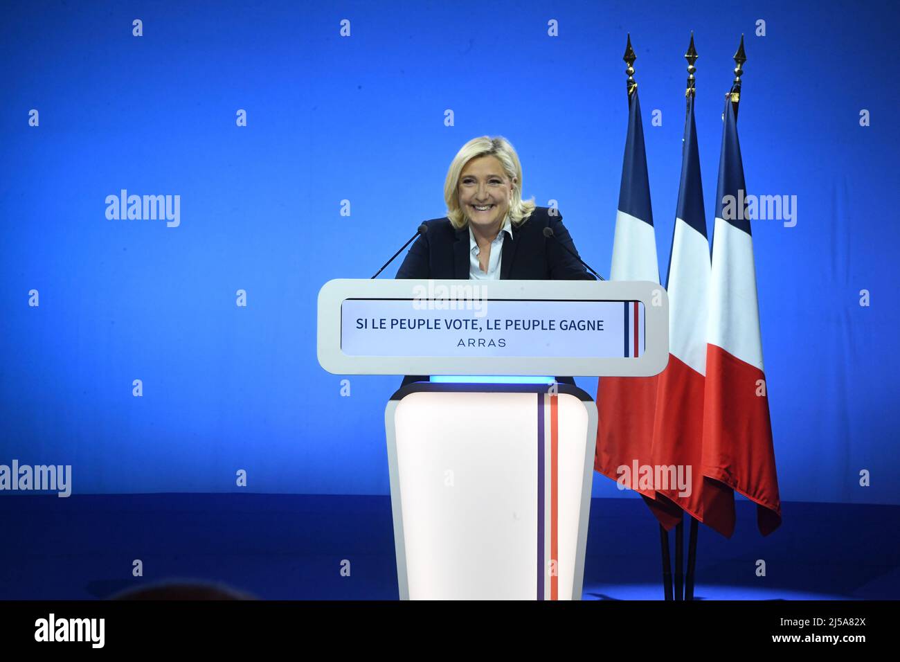 Arras, France. 21st Apr, 2022. France, ARRAS, 2022-04-21. LAST MARINE LE PEN CAMPAIGN MEETING IN ARRAS,  France, ARRAS, 2022-04-21. DERNIER MEETING DE CAMPAGNE DE MARINE LE PEN A ARRAS. Credit: francois pauletto/Alamy Live News Stock Photo