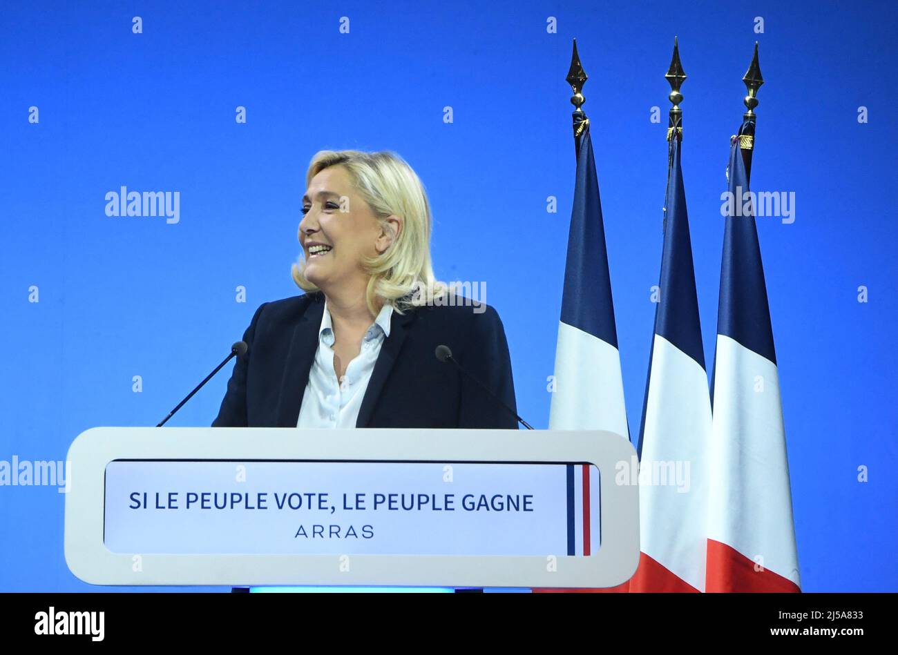 Arras, France. 21st Apr, 2022. France, ARRAS, 2022-04-21. LAST MARINE LE PEN CAMPAIGN MEETING IN ARRAS,  France, ARRAS, 2022-04-21. DERNIER MEETING DE CAMPAGNE DE MARINE LE PEN A ARRAS. Credit: francois pauletto/Alamy Live News Stock Photo