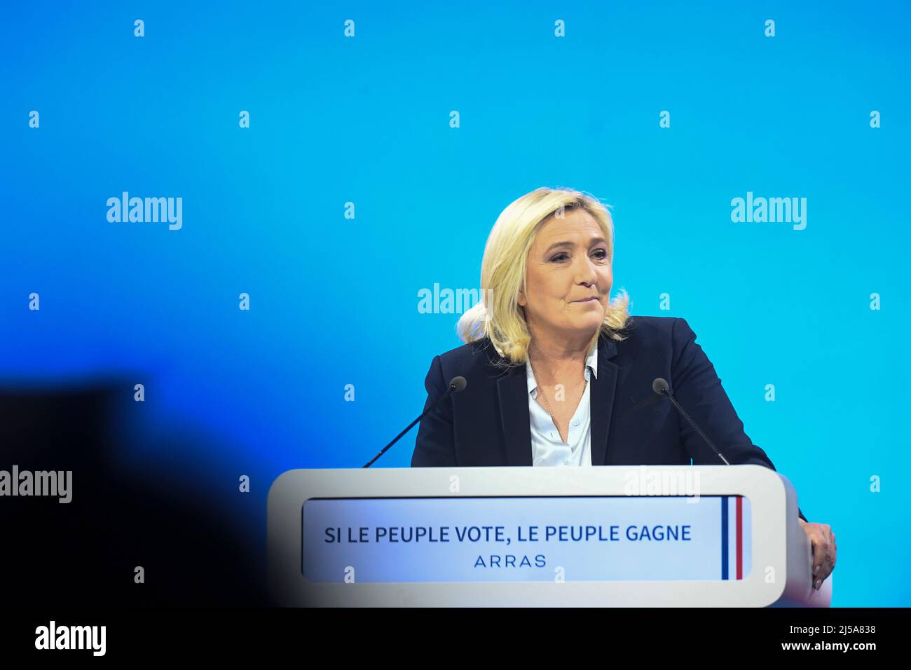 Arras, France. 21st Apr, 2022. France, ARRAS, 2022-04-21. LAST MARINE LE PEN CAMPAIGN MEETING IN ARRAS,  France, ARRAS, 2022-04-21. DERNIER MEETING DE CAMPAGNE DE MARINE LE PEN A ARRAS. Credit: francois pauletto/Alamy Live News Stock Photo