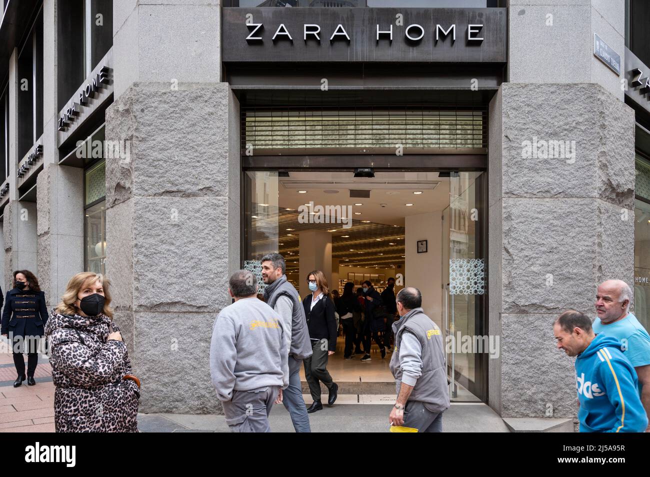 Madrid, Spain. 26th Mar, 2022. Pedestrians walk past the Spanish Inditex  group dedicated to the manufacturing of furniture and home textiles, Zara  Home, store in Spain. Credit: SOPA Images Limited/Alamy Live News