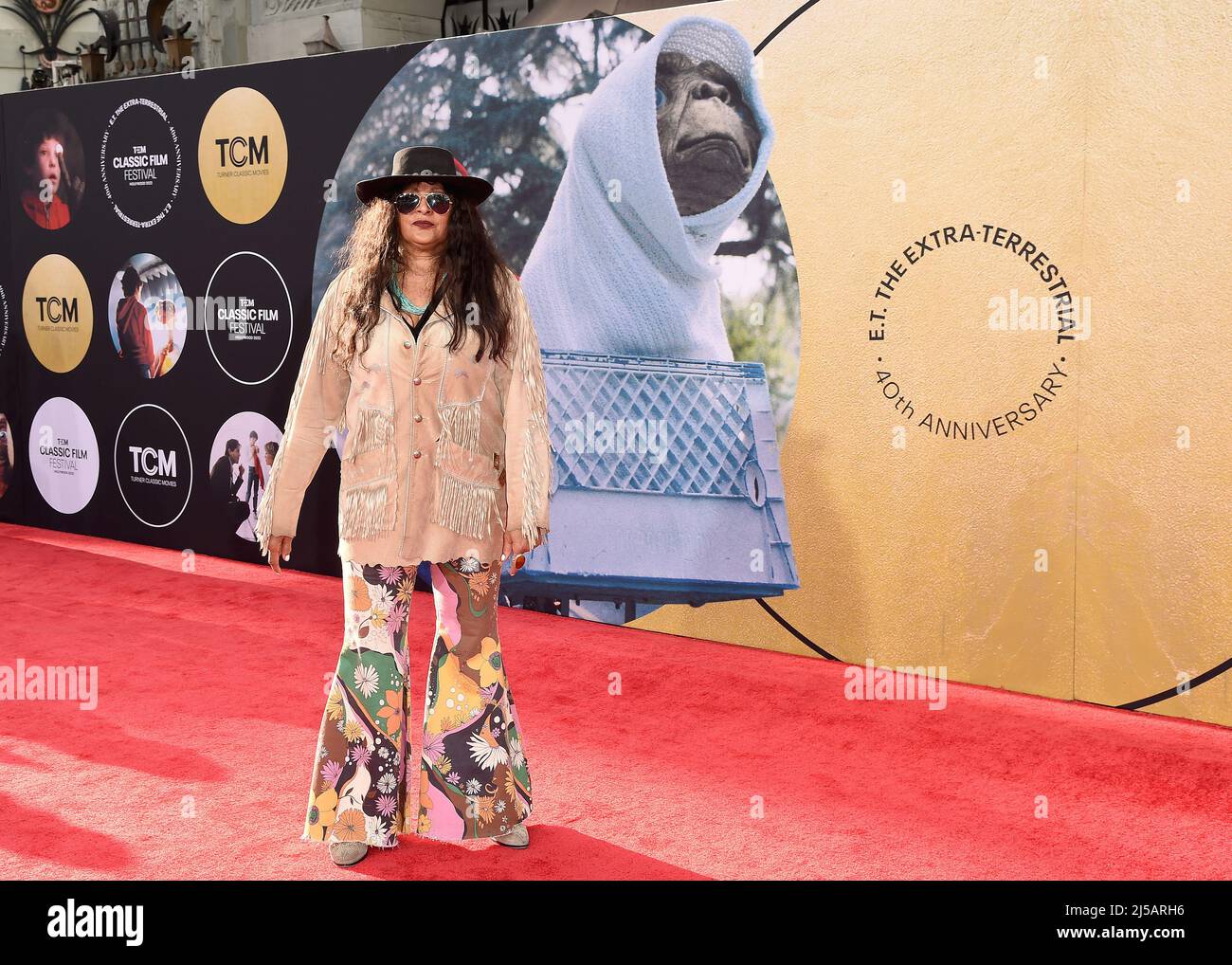 Los Angeles, USA. 21st Apr, 2022. Pam Grier walking on the red carpet at the 2022 TCM Classic Film Festival - 40th Anniversary Screening of 'E.T., the Extra-Terrestrial' at the TCL Chinese Theater in Los Angeles, CA on April 21, 2022. (Photo By Scott Kirkland/Sipa USA) Credit: Sipa USA/Alamy Live News Stock Photo