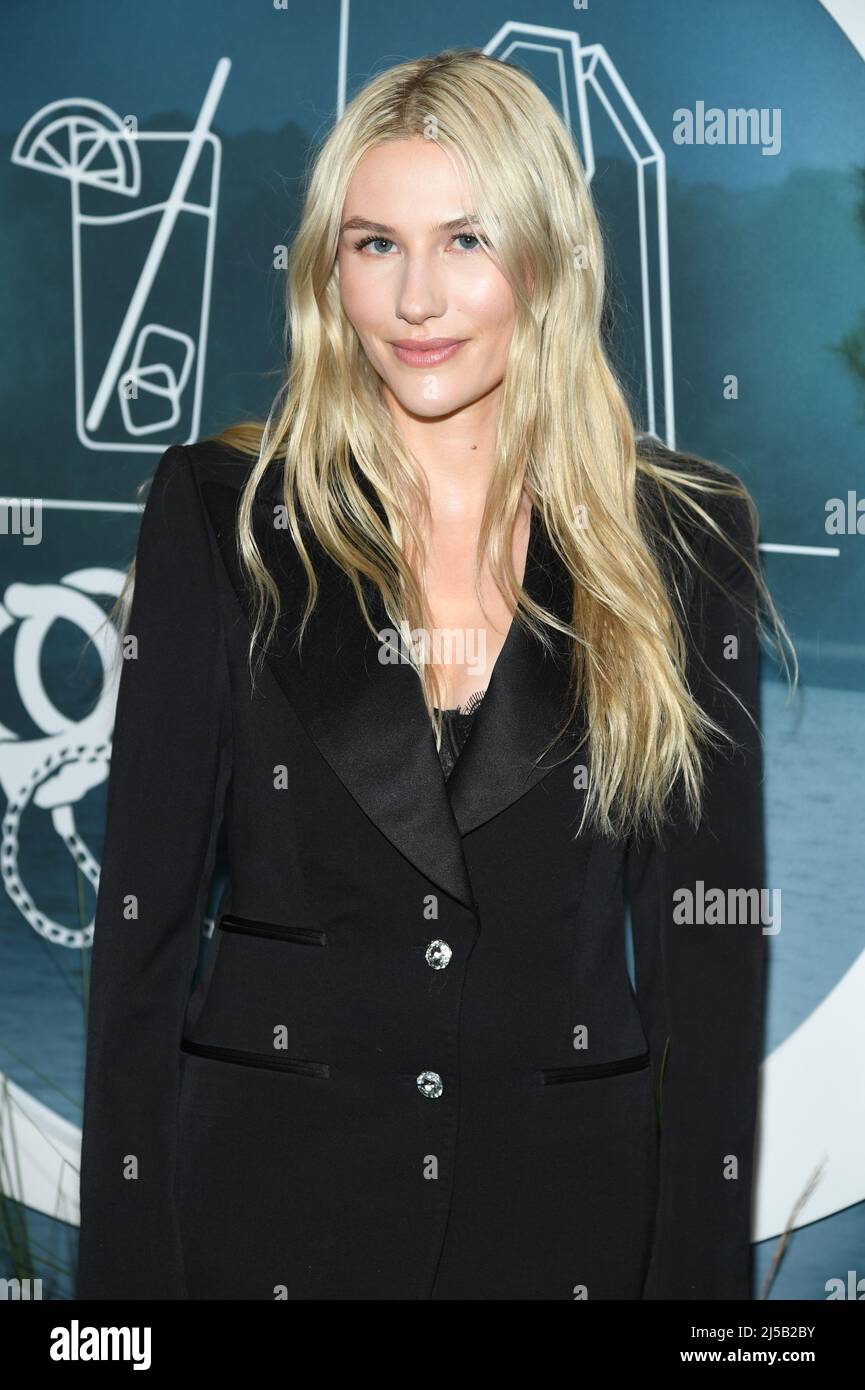 New York, USA. 21st Apr, 2022. Sofia Hublitz attends the Premiere of Ozark S4 presented by Netflix at Paris Theatre on April 21, 2022 .(Photo by Anthony Behar/Sipa USA) Credit: Sipa USA/Alamy Live News Stock Photo