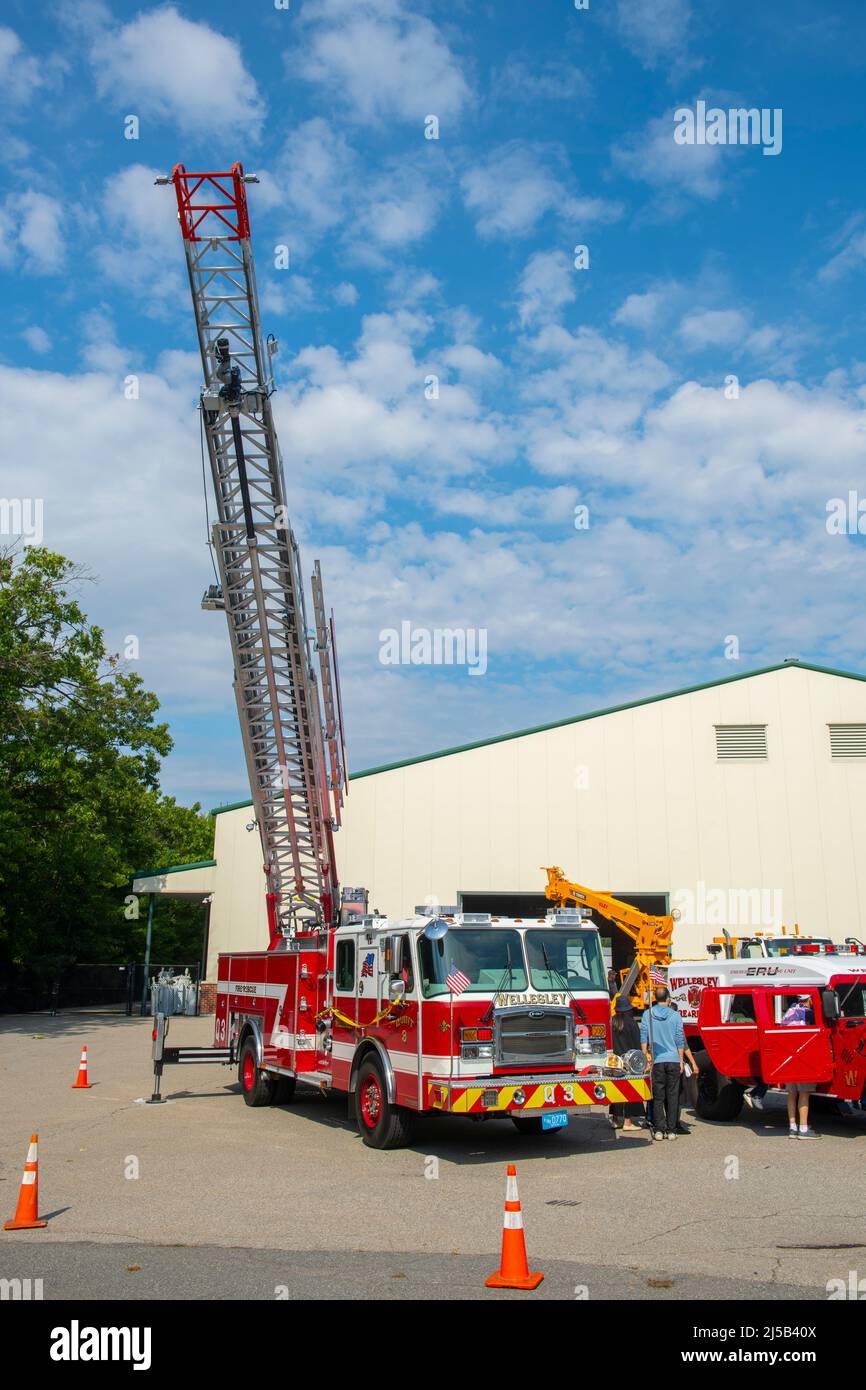 Ladder Truck Extended