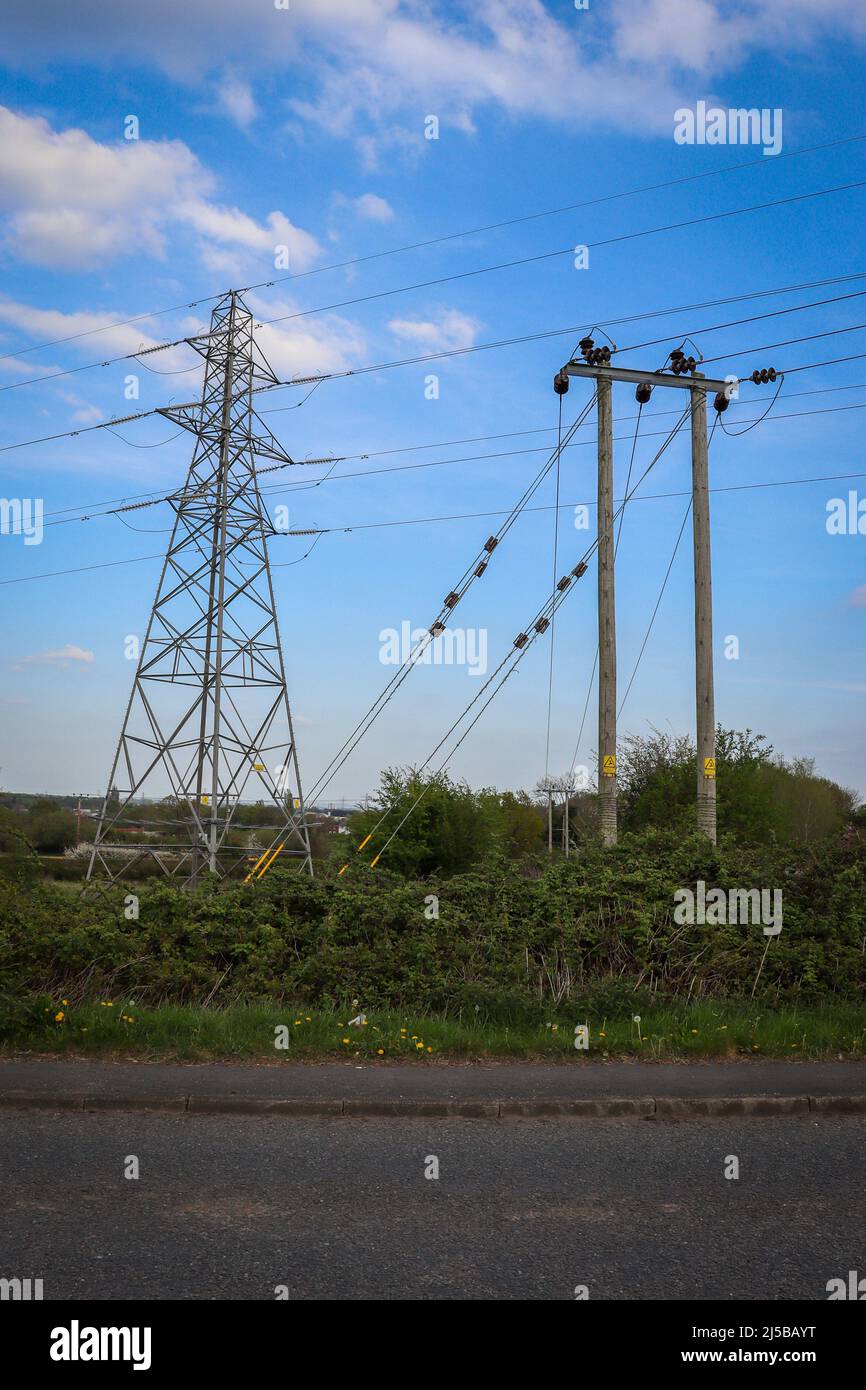 Power cables hires stock photography and images Alamy
