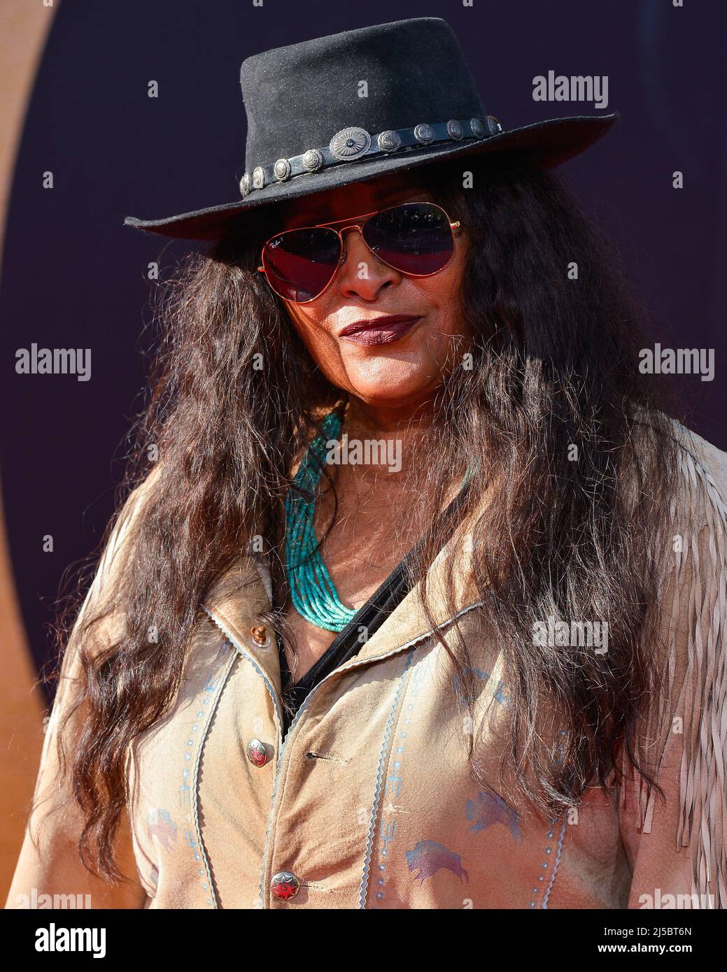 Los Angeles, USA. 21st Apr, 2022. HOLLYWOOD, LOS ANGELES, CALIFORNIA, USA - APRIL 21: American actress Pam Grier arrives at the 2022 TCM Classic Film Festival Opening Night 40th Anniversary Screening Of 'E.T. The Extra-Terrestrial' held at the TCL Chinese Theatre IMAX on April 21, 2022 in Hollywood, Los Angeles, California, United States. (Photo by Image Press Agency) Credit: Image Press Agency/Alamy Live News Stock Photo
